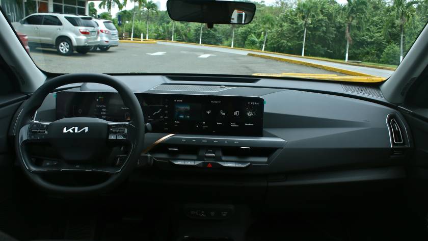 KIA EV5 eléctrico blanco